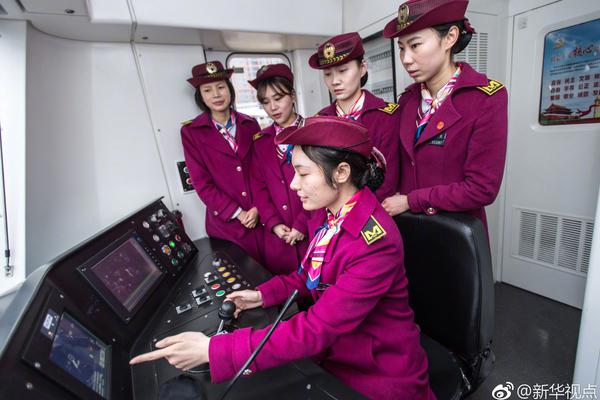 歡迎布蘭迪-哈維-卡爾回歸福建廈門白鷺女籃